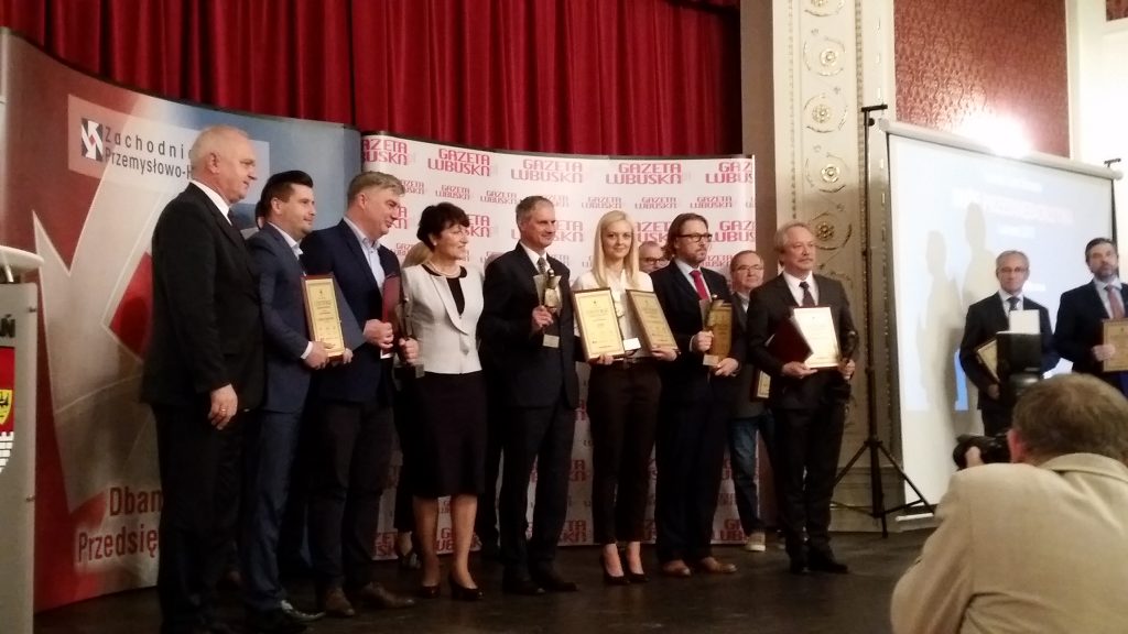 Group photo from the award ceremony at the gala